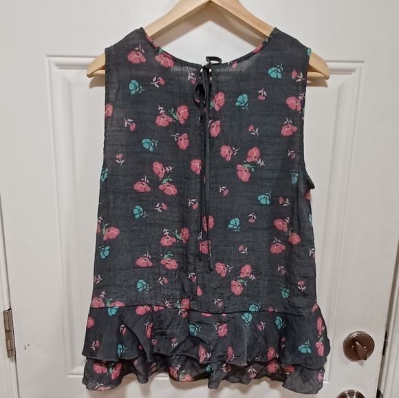 🌹Zac & Rachel floral peplum sleeveless blouse🌹 - Picture 5 of 7